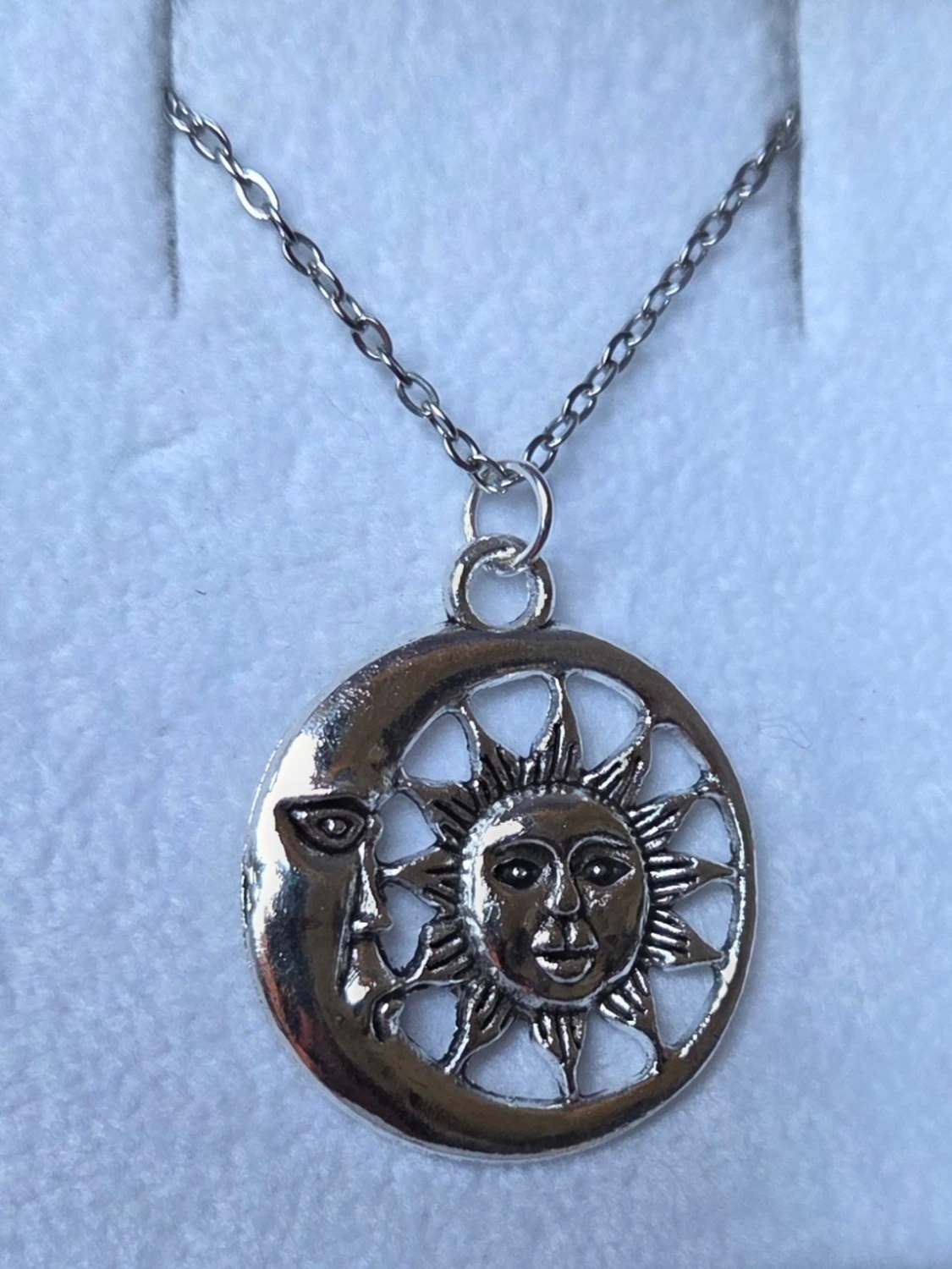 Halsband med sol och måne hänge - 2