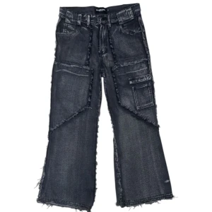 No faith studios jeans - No faith stuidos jeans. Storlek M [Ytterbenslängd 102cm] [Innerbenslängd 72cm] [Midja 41cm] [Benöppning 30cm]