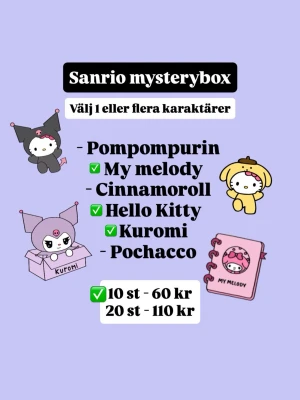 Sanrio stickers blindbox - Färdigpackad sanrio mysterybox med 10 st sanrio klistermärken i markerade karaktärer! Storlek: cirka 3-6 cm stora! 🩷✨🤍