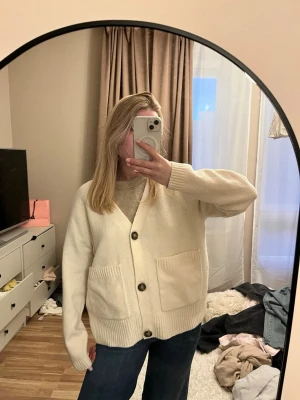 Kofta i fint skick - Skönt kofta