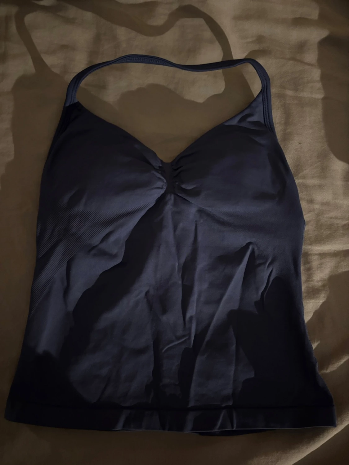 Mörkblå linnetopp från DFYNE