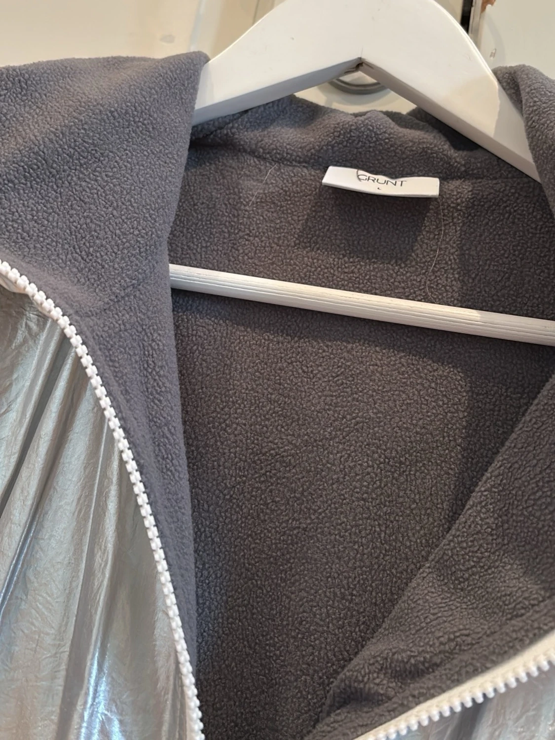 Metallic silver vindjacka med huva - 4