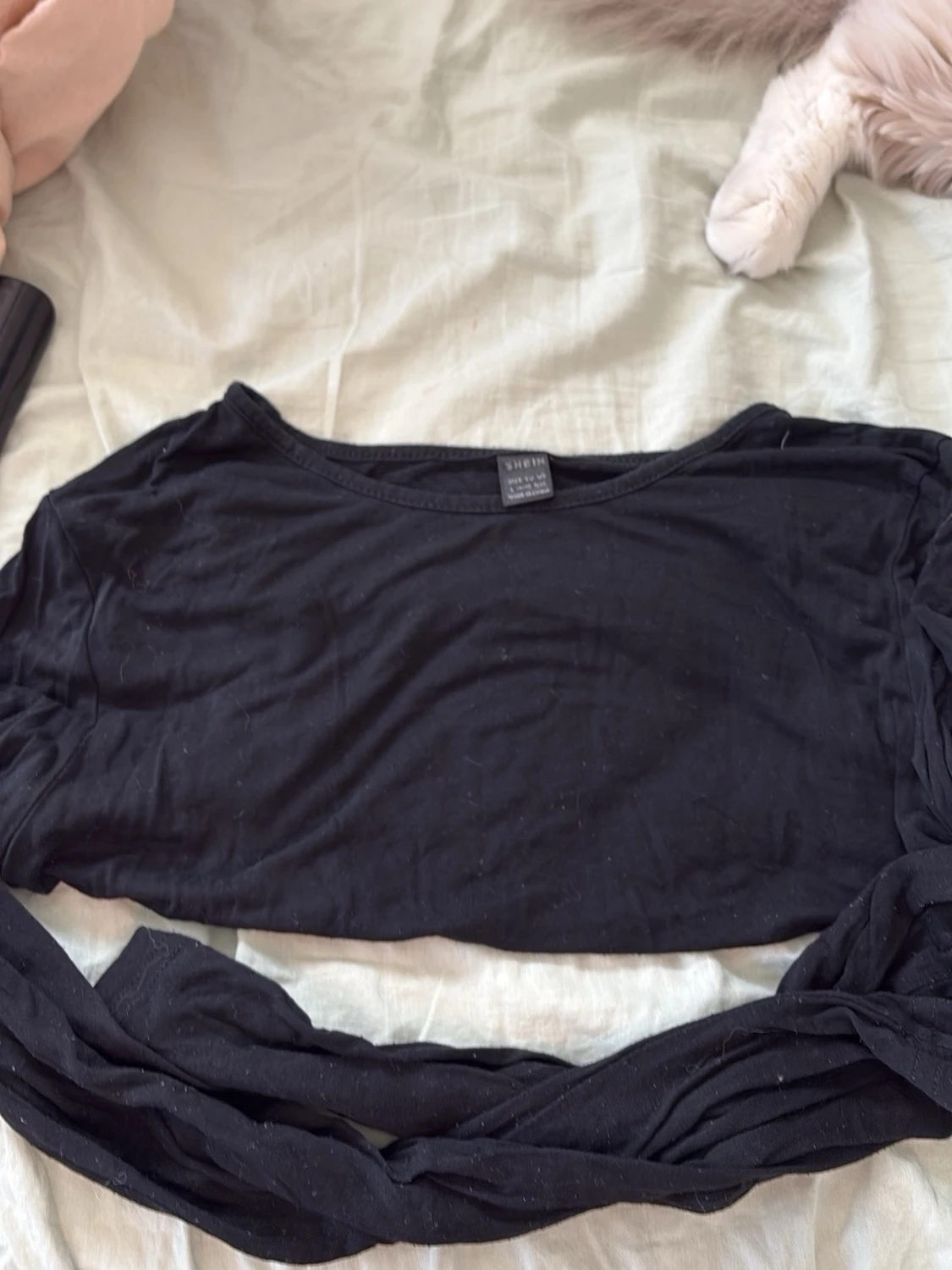 Svart croppad topp från Weekday