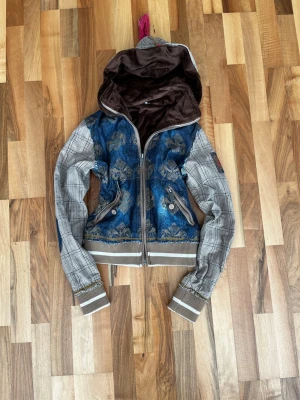 Jacka xs - Jacka i storlek xs. Lägg gärna bud