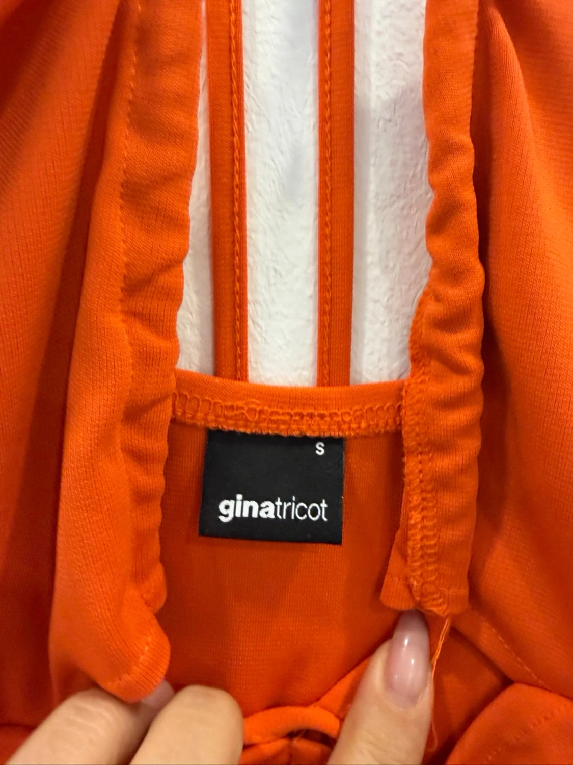 Orange halterneck klänning med cut-outs - 2