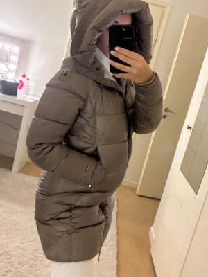 Para jumper jacka - Några skador och fläckar men annars jätte bra