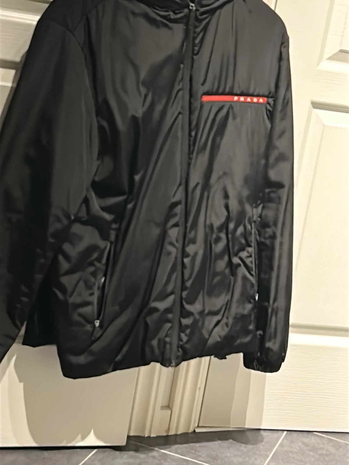 Svart vindjacka från Prada