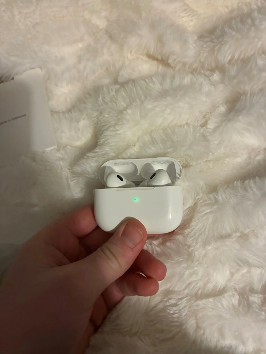 Apple AirPods Pro med laddningsetui - 1