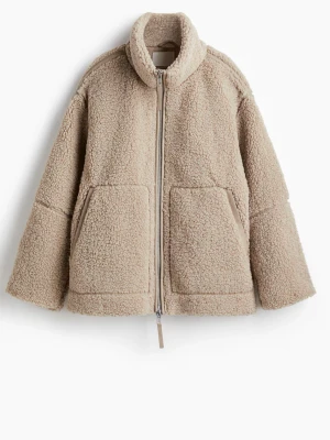 Beige teddyjacka med dragkedja - Beige Teddy jacka från H&M, i jätte bra skick! Storlek Xs (slutsåld på hemsidan) 