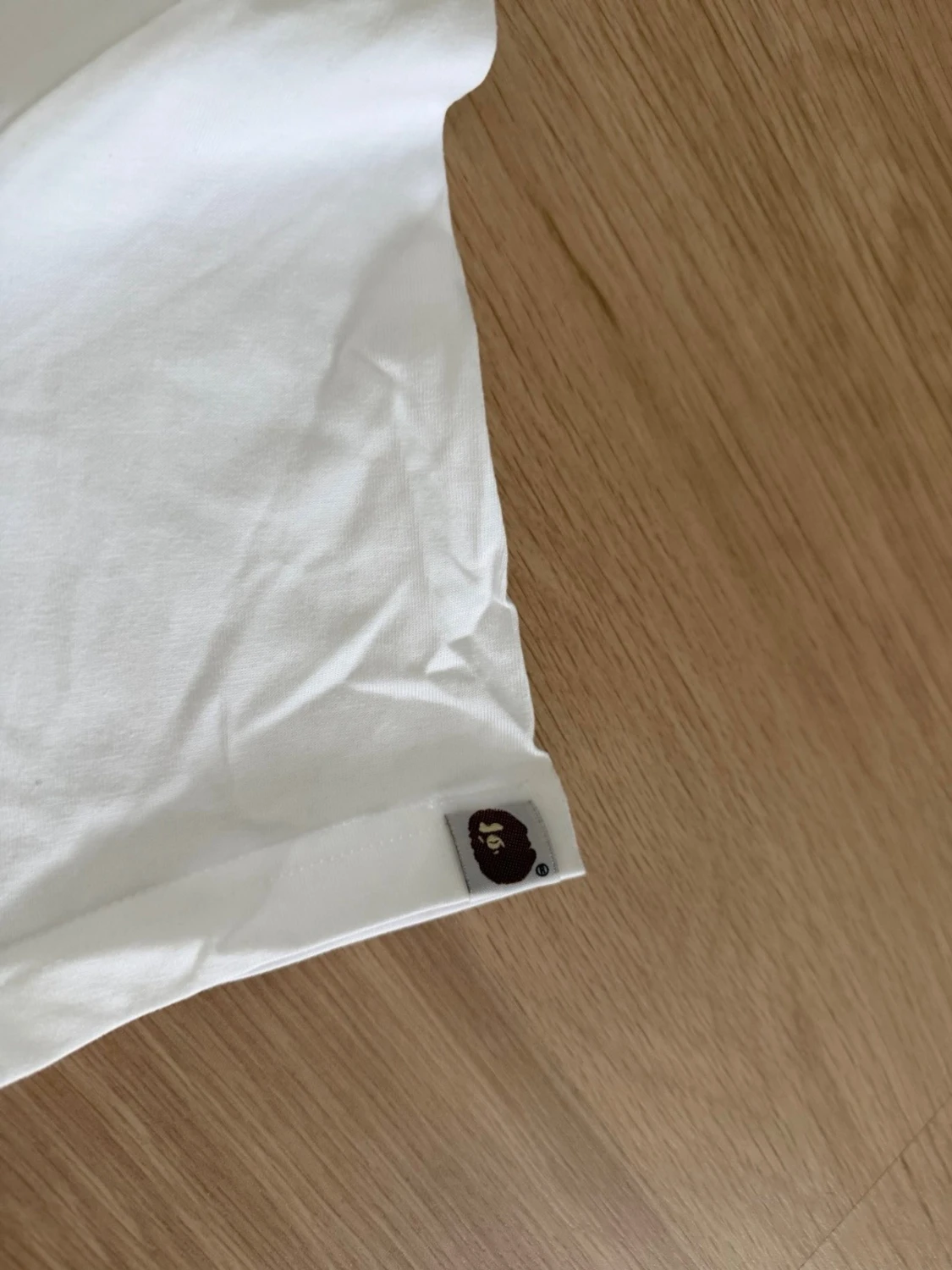 Vit BAPE t-shirt med blått camomönster - 2