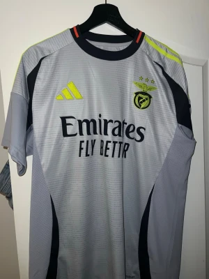 Benfica fotbollströja - Tredjeställl benfica högsta modell.