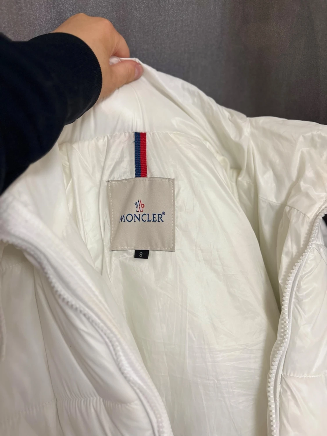 Vit dunjacka från Moncler med huva - 3