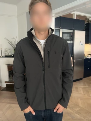 Jacka | Ralph lauren - Jacka Ralph Lauren | Funktionsjacka  som är vattenavvisande | Snyggare unikare än alla helly hansen jackor som finns