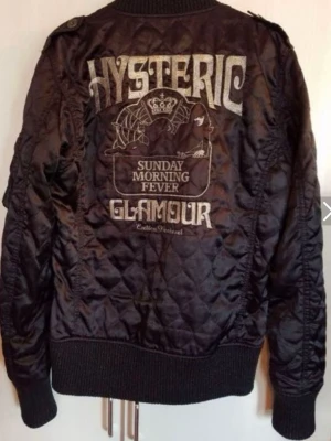 - Hysteric Glamour Jacka - Svart jacka från Hysteric Glamour, length:65 width: 50. PM för fler bilder mm