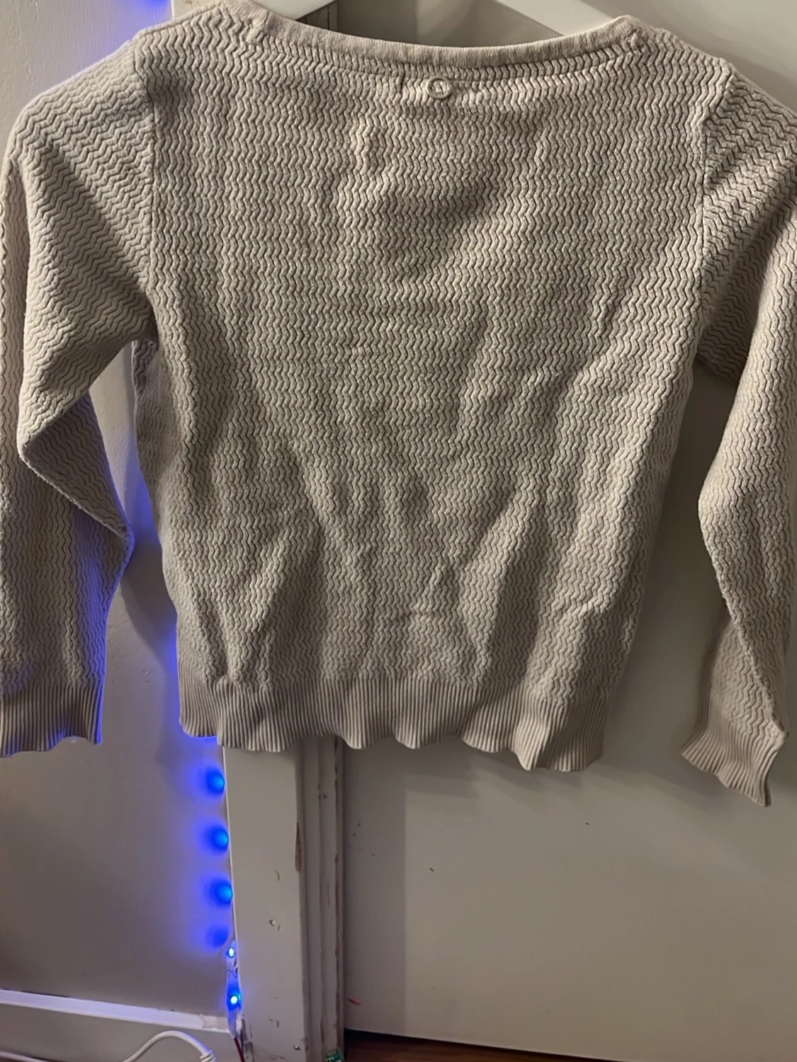 Beige stickad tröja med zigzag-mönster - 2