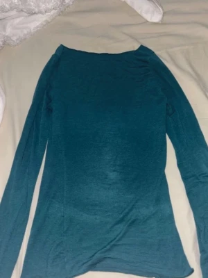 Mörkgrön Intimissimi  - Mörkgrön Intimissimi, jättebra skick, inget hål och fortfarande bra form