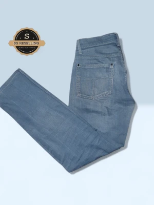 Tiger of sweden jeans  - Tjena! Säljer ett par feta tiger of sweden jeans. andvända 1 gång.         5