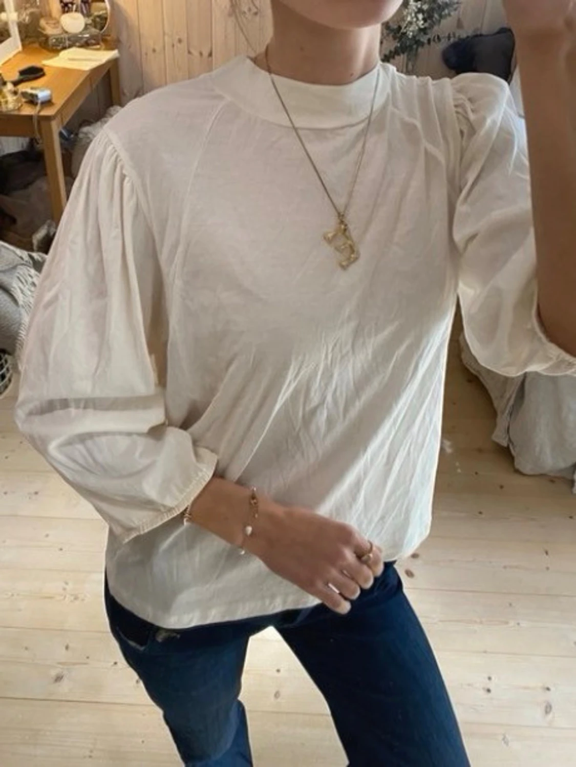 Trekvartsärmad tröja med puffärmar 