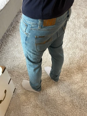 Nudie jeans Lean Dean  - Nudie Jeans | skick 9/10 | Storlek 30/34 | Pris - 549kr | Modellen är ca 181cm lång | Hör av dig vid minsta fråga eller fundering!!