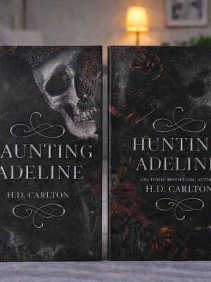 Cat & Mouse Duet (2 books) (Brand new, in English) - Skick: Helt nya böcker. Omslag: Pappercover. Storlek: standard (inte pocket). Förpackning: I sitt originala plastomslag. Från: Stockholm. Snabb leverans inom Sverige.