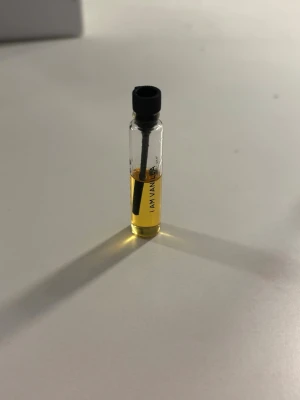 Tester Essnce - Tester från essnce i doften i am vanilla. Cirka 2/3 är kvar