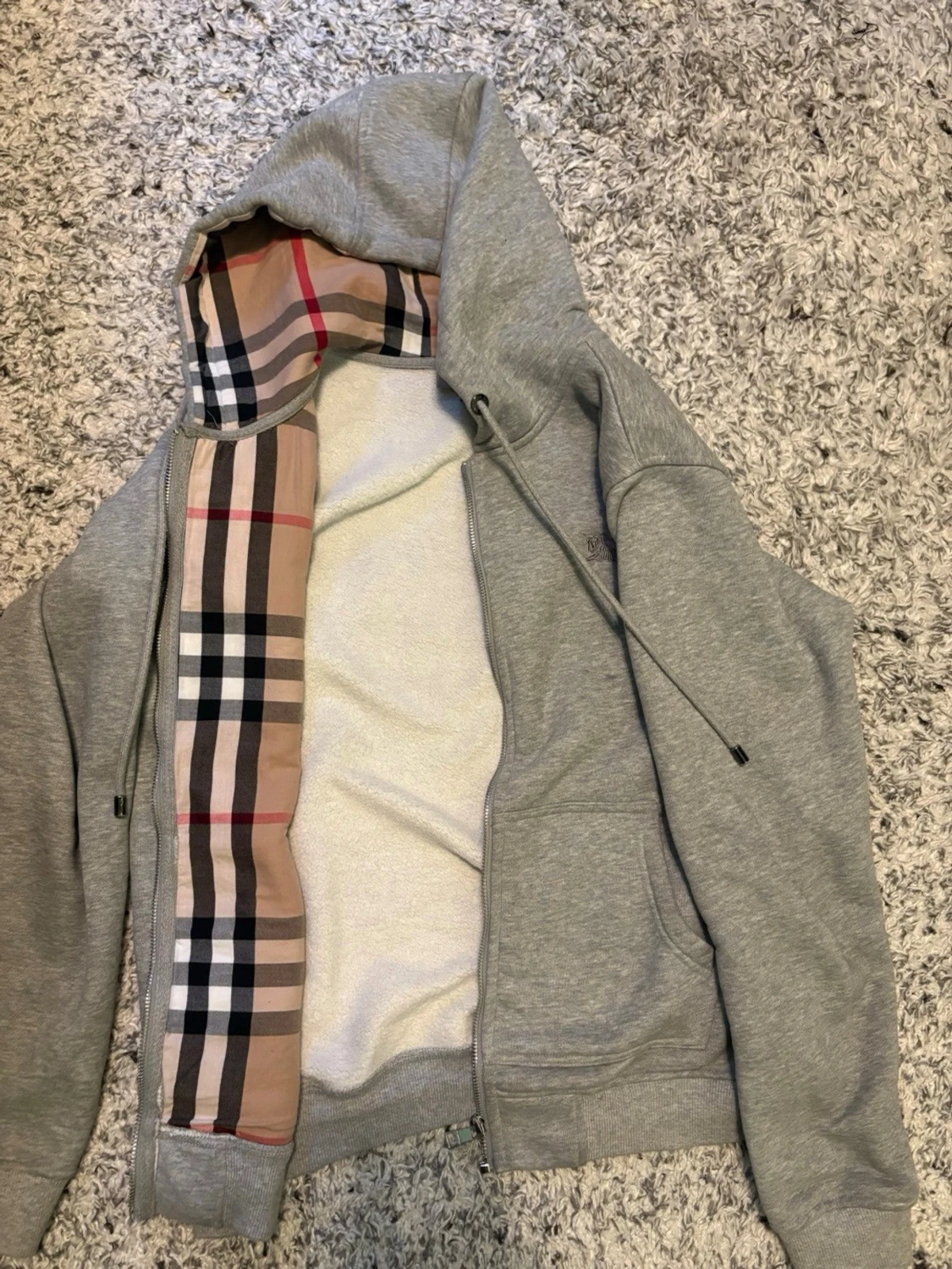 Grå hoodie från Burberry med dragkedja - 1