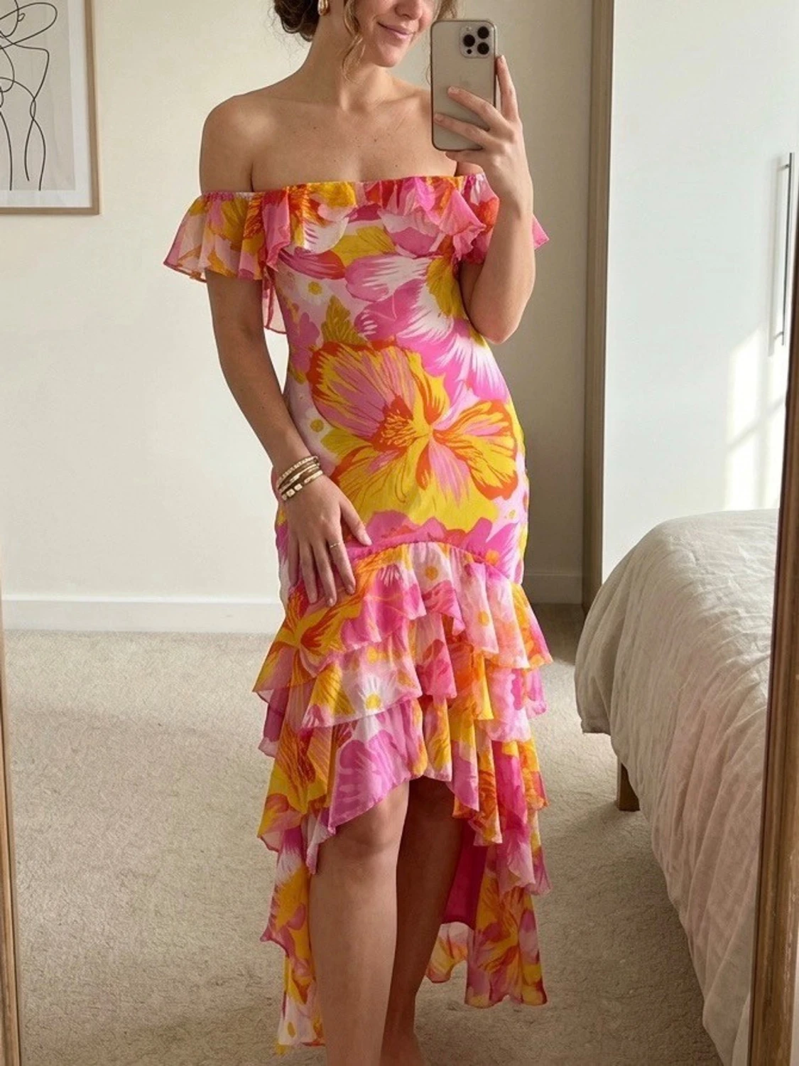 Blommig offshoulder volangklänning från Asos