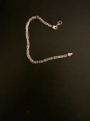 Silver kedjearmband - Condition 8/10 äkta silver, frågor skriv till mig 
