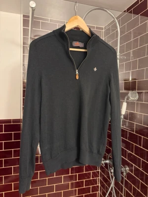 Morris halfzip - Säljer min Morris zip i storlek m men som sitter som s