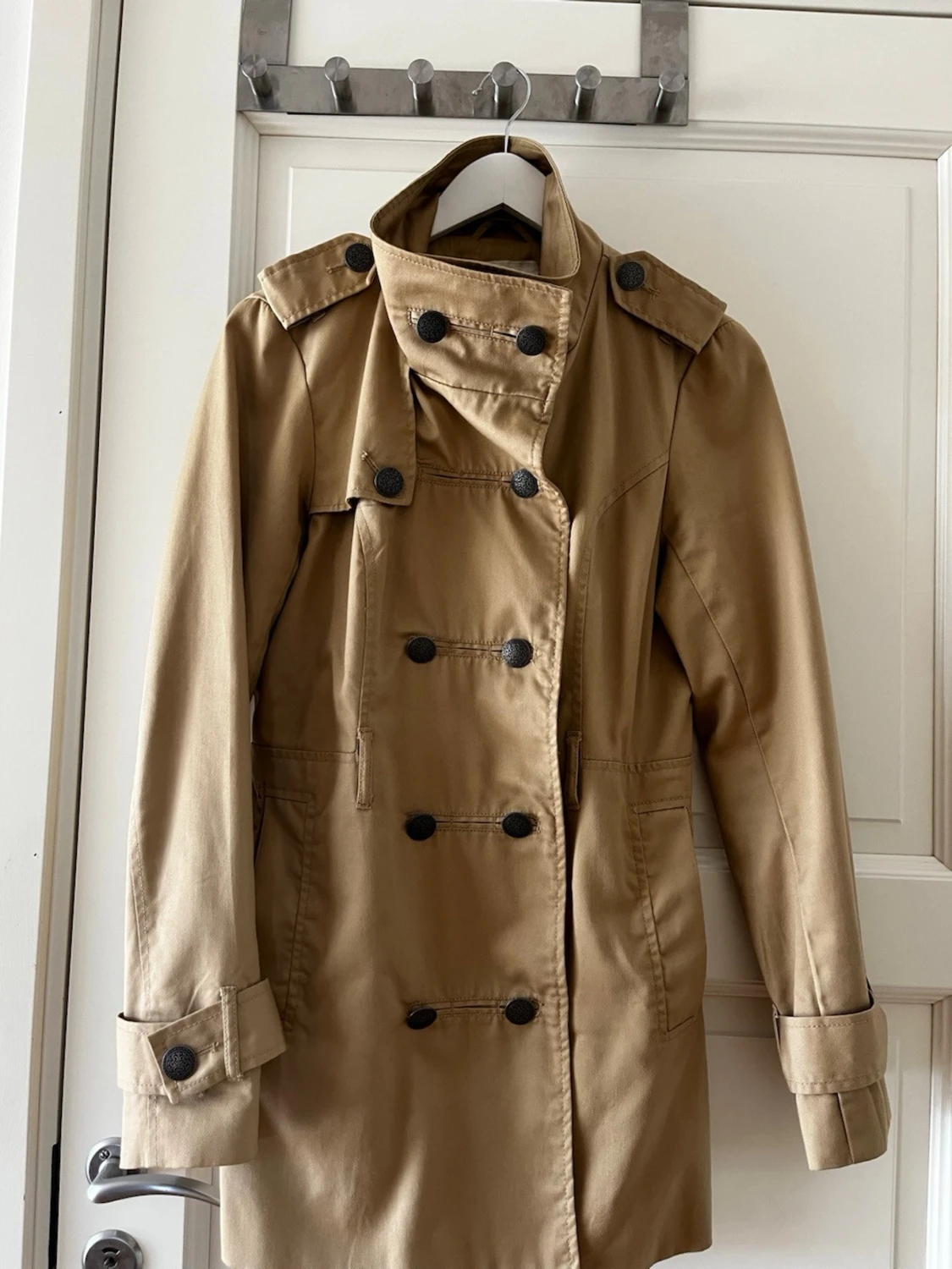 Beige trenchcoat från ONLY