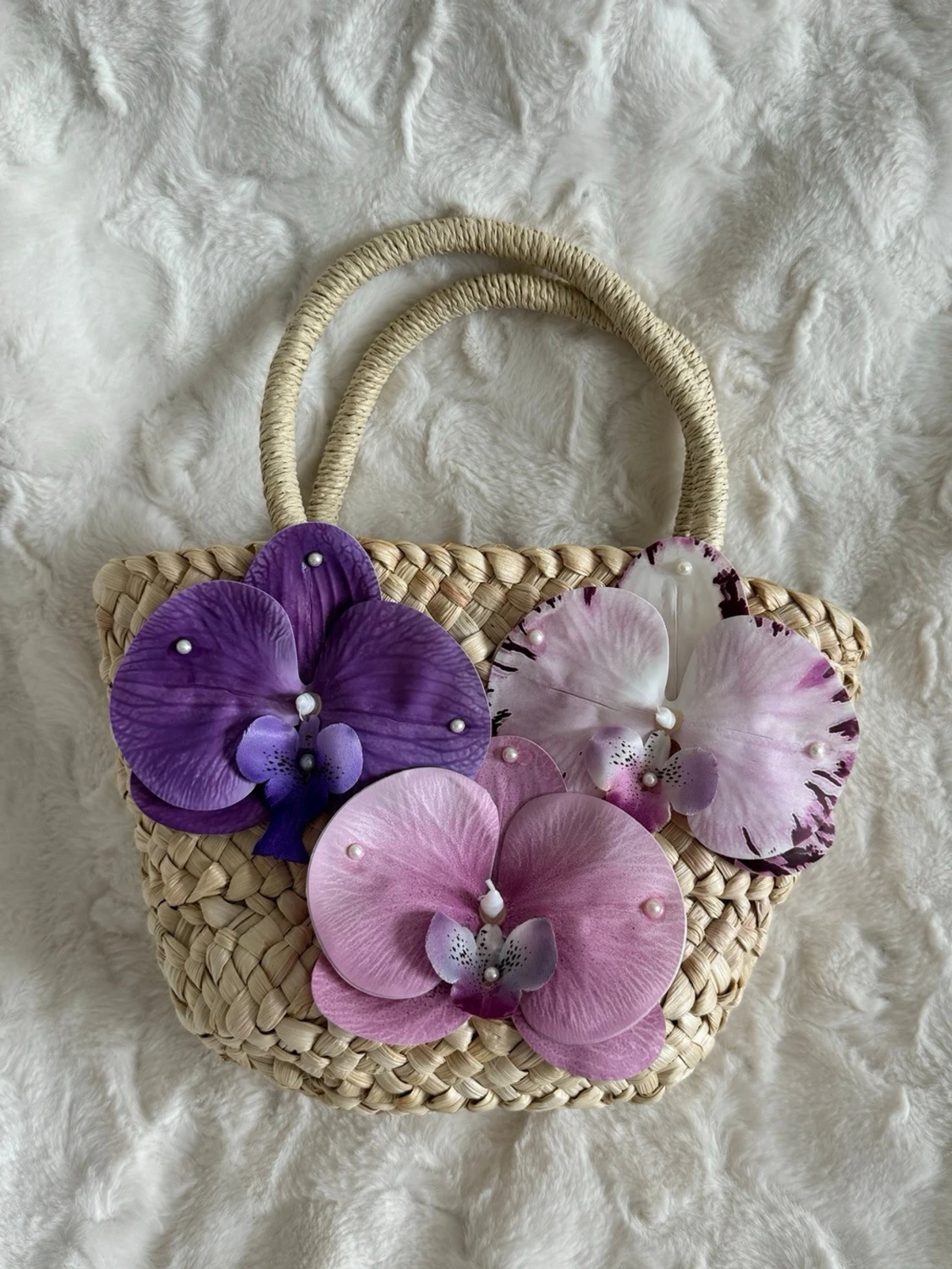 Stråväska med stora blommor - 1
