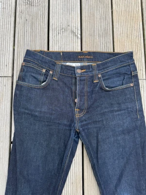 Nudie jeans - Nudie jeans - Modell: grim tim - Storlek: W32/L32 - skick: 9/10 - Nypris runt 2000kr