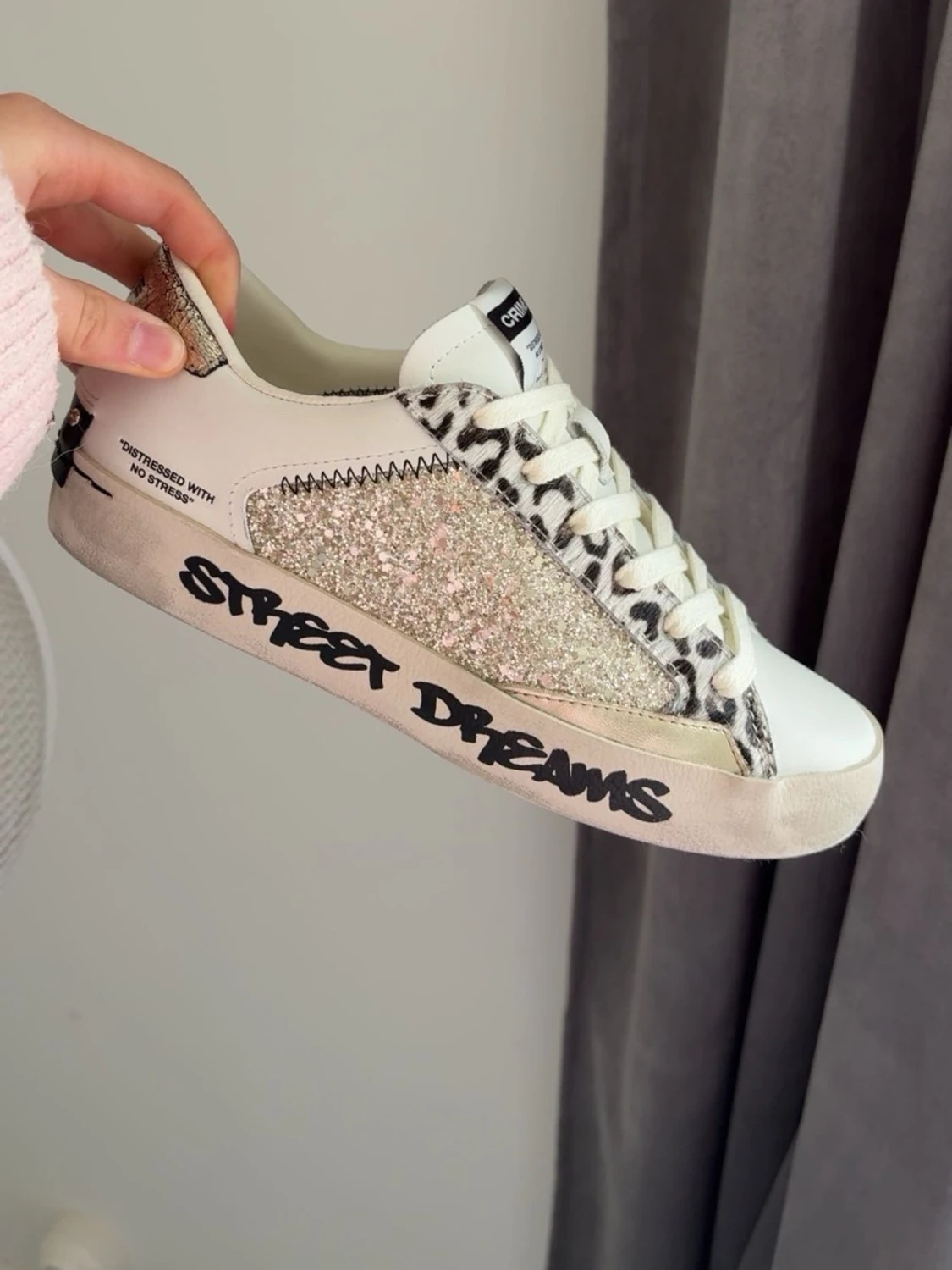 Glittriga sneakers från Crime London - 1