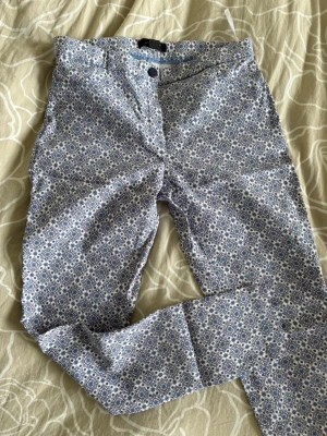 Cropped pants for summer - Size Uk 10, M - 38, last pic - check one small defect