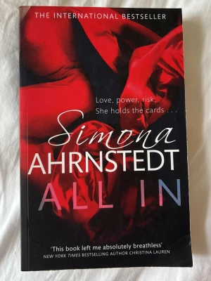 Boken All in - Engelsk bok. Skriven av Simona Arhnstedt! Romantik bok, oläst, ryggraden är hel och sidorna är ej vikta 🫶