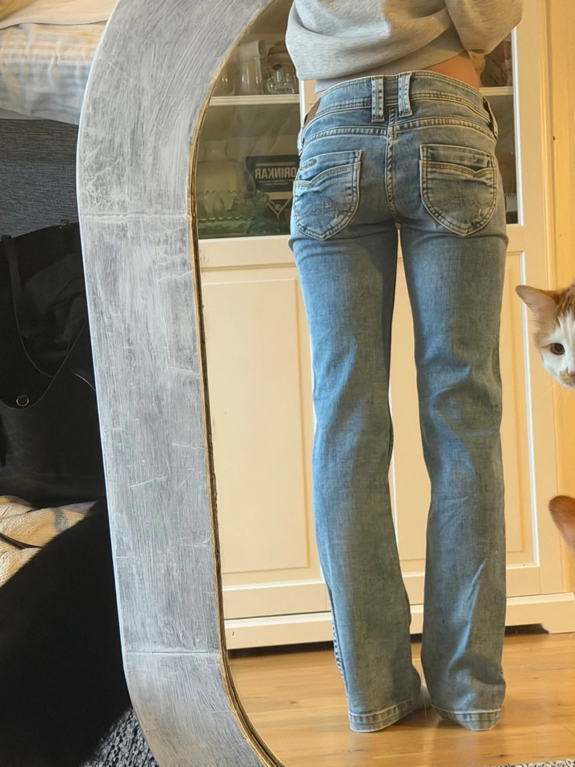 Ljusblå bootcut jeans med låg midja - 1