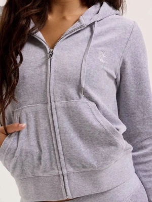 Gråa mjukis set från Juicy Couture -   Mjukis set från Juicy Couture med skönt fleecematerial.