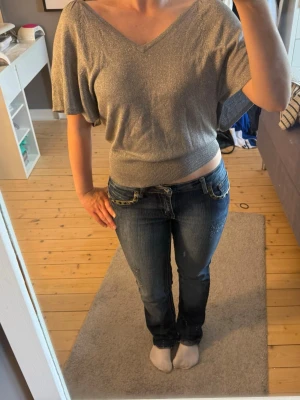 Glittrig topp - Jättefin glittrig topp från Camaïeu, i superbra skick🙌 Hittar ingen storlek men skulle säga S