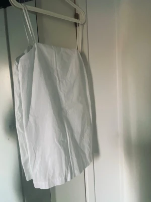 Vit sommar klänning - SÅLD‼️‼️
