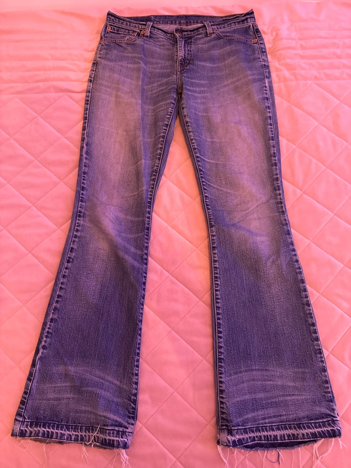 Blå bootcut jeans från Levi's