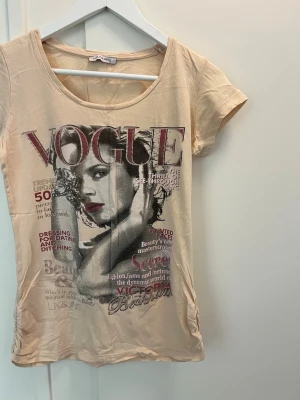 Vogue - Vintage topp⭐️