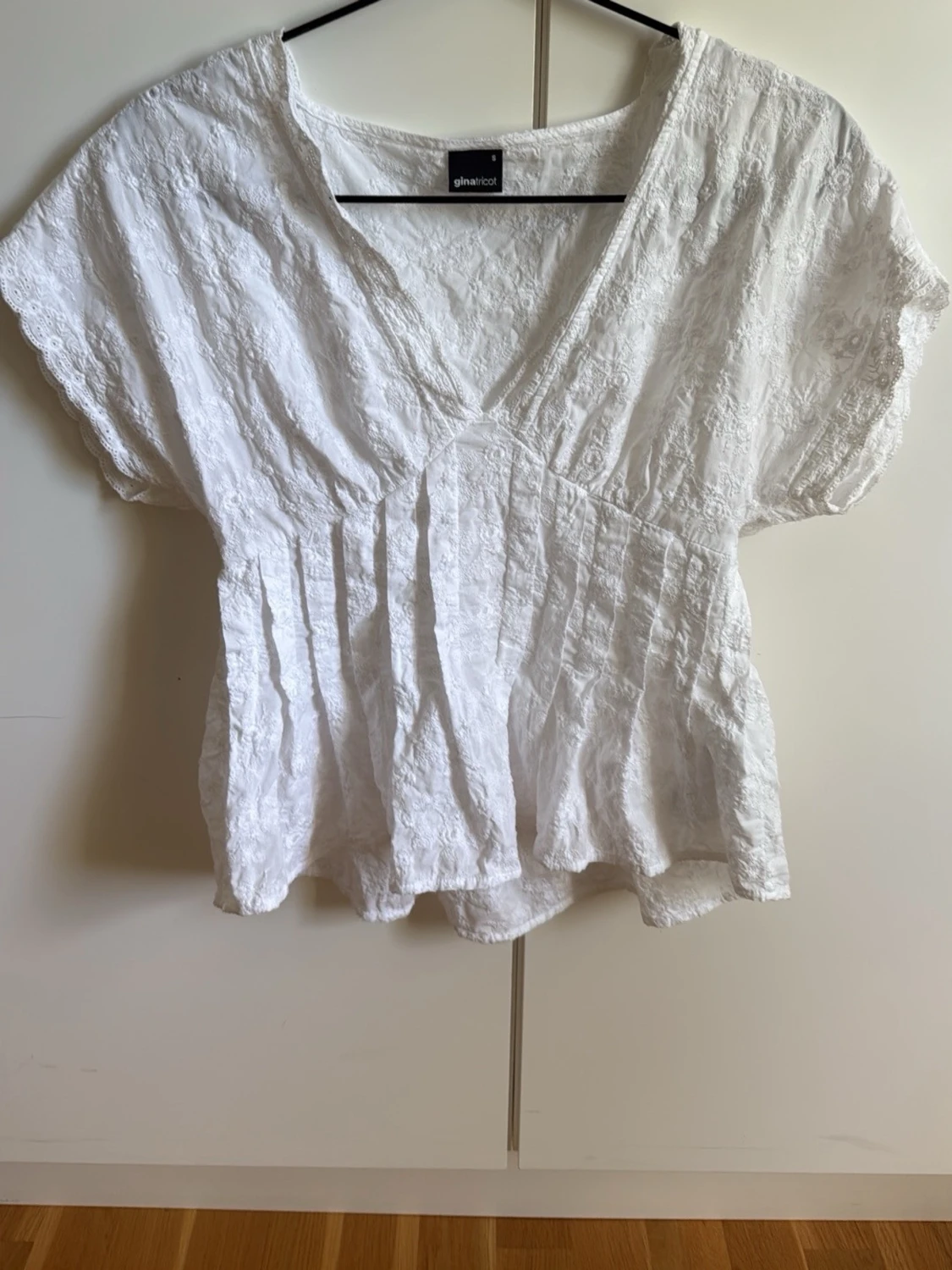 Vit spetsblus från Gina Tricot - 1