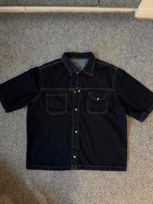 Navy blue denim overshirt - Never used, in amazing condition. Ask DM for more questions and follow insta to join our giveaways!