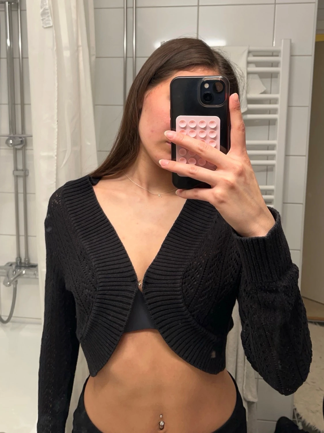 Svart cropped stickad kofta
