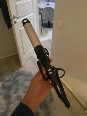 Locktång från BaByliss svart/silver - I perfekt skick och fungerar som den ska 
