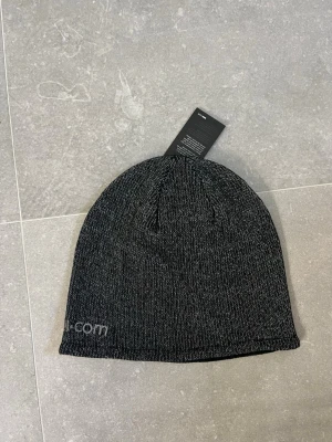 Mössa - Cool reflex mössa, står NEH.com på den också💕