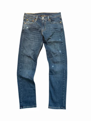 *Unika* Levis 502 - Tja! Säljer ett par otroligt snygga Levis 502. Modell: 502 - Regular Taper, Storlek W30 L32. Hör av dig om du har någon fundering!