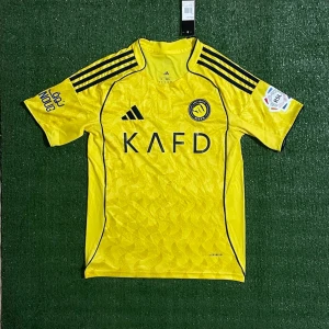 Al Nassr Tröja  - Säljer denna snygga tröjan till ett riktigt bra pris! Skriv till om ni är intresserad eller har några funderingar kring tröjan.