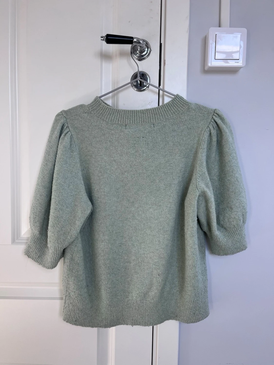 Grön stickad tröja  - 1