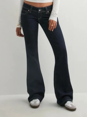 Abrand jeans - Säljer dessa super fina Abrand jeans i storlek w25 längd tall. Modellen 00 super low kick tall. Använda två gånger så nästan som nya 